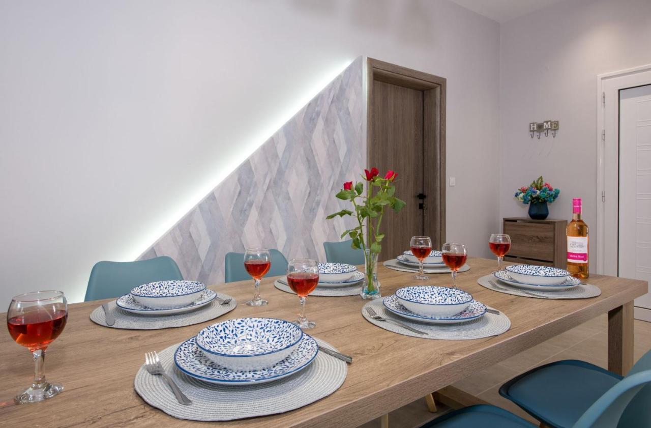 Luxury Villa Eva-Mari With Jacuzzi, 50M From The Beach Sztalósz Kültér fotó