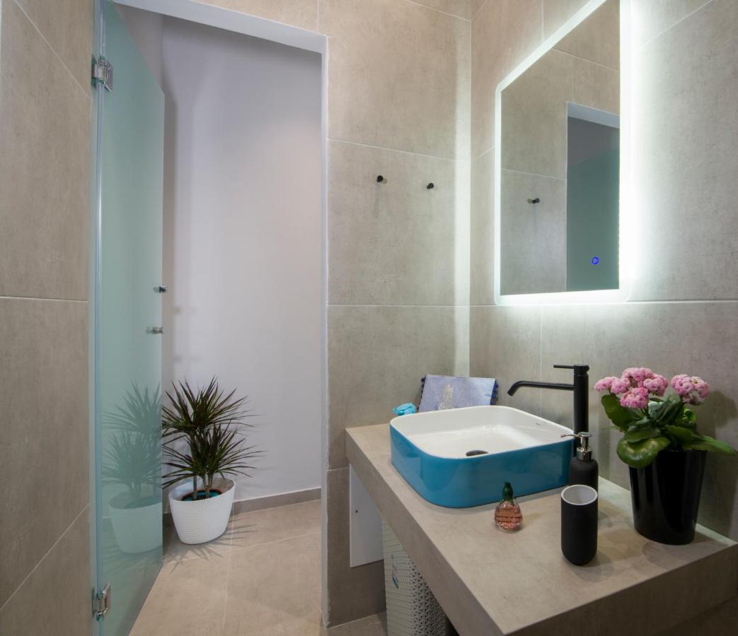 Luxury Villa Eva-Mari With Jacuzzi, 50M From The Beach Sztalósz Kültér fotó